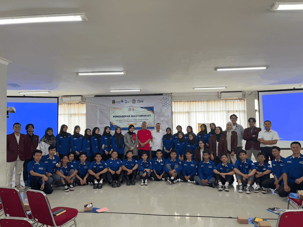Pengabdian Masyarakat di SMKN 6 Bandung