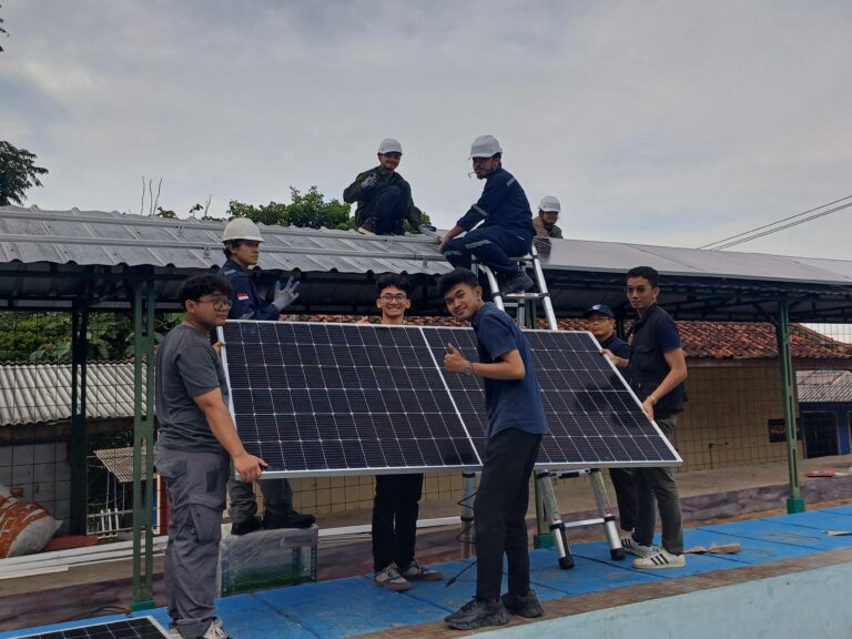Pemanfaatan Energi Terbarukan untuk Air Bersih di Desa Baros