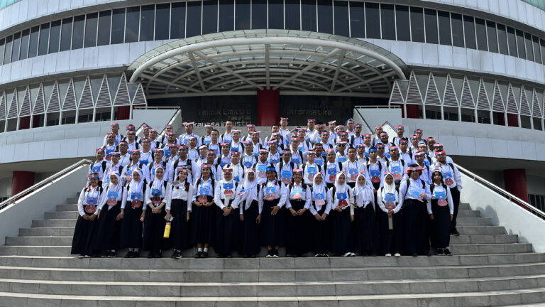 Foto Bersama PKKMB 2025 TSE